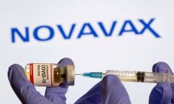 Novavax aims COVID vaccine on Omicron in Q4