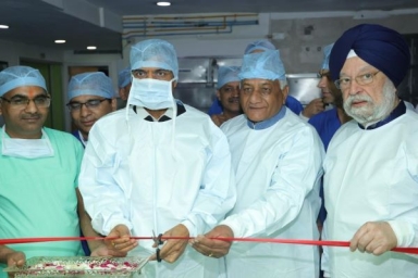 Mandaviya inaugurates Robotic Surgery and AI Department at Yashoda Hospital, Ghaziabad