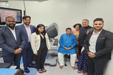 Minister Gadkari inaugurates the Robotic Urology Centre at UroKul, Pune
